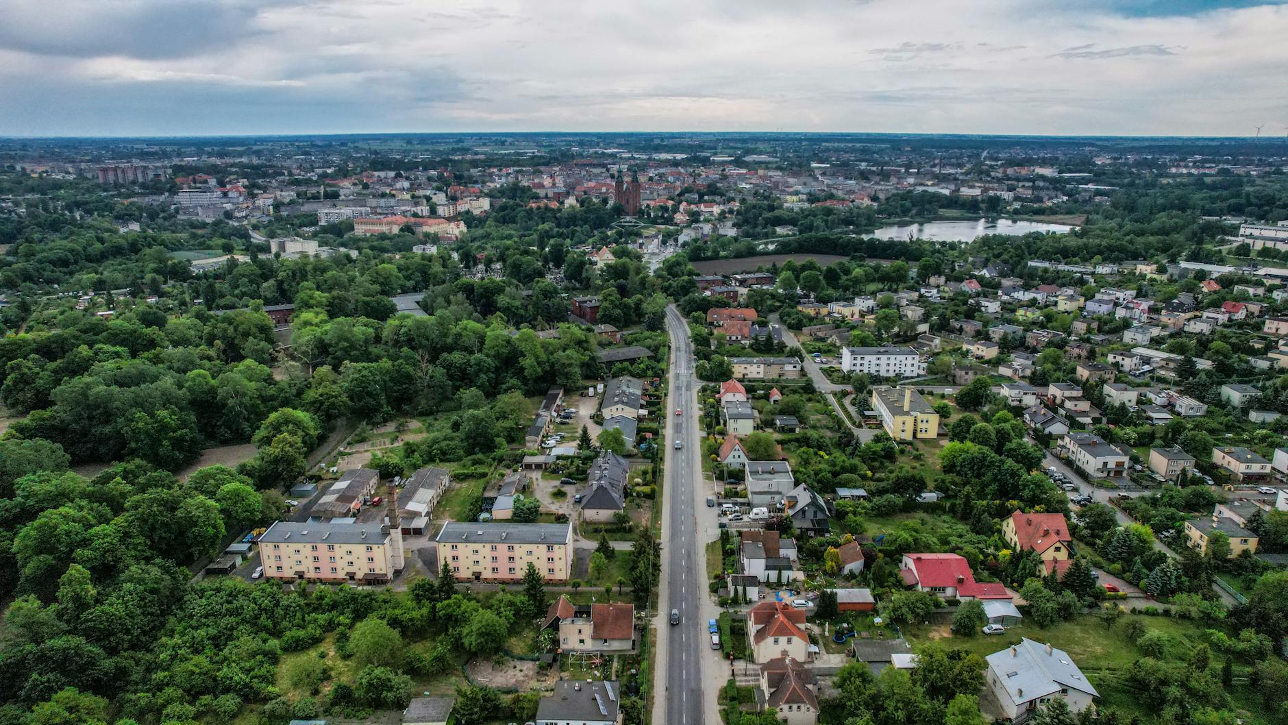 Grafika symbolizująca rozwój i inwestycje w gminie Leżajsk związana z Lokalną Strategią Rozwoju